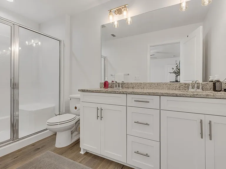Master Bath - Walk-in Shower