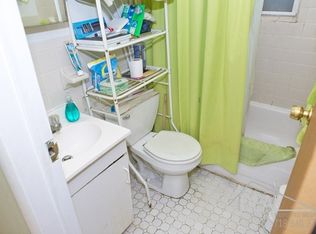 377 S 5th St, Brooklyn, NY 11211