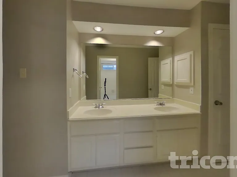 1507 Moon Shadow Ct — Photo 14