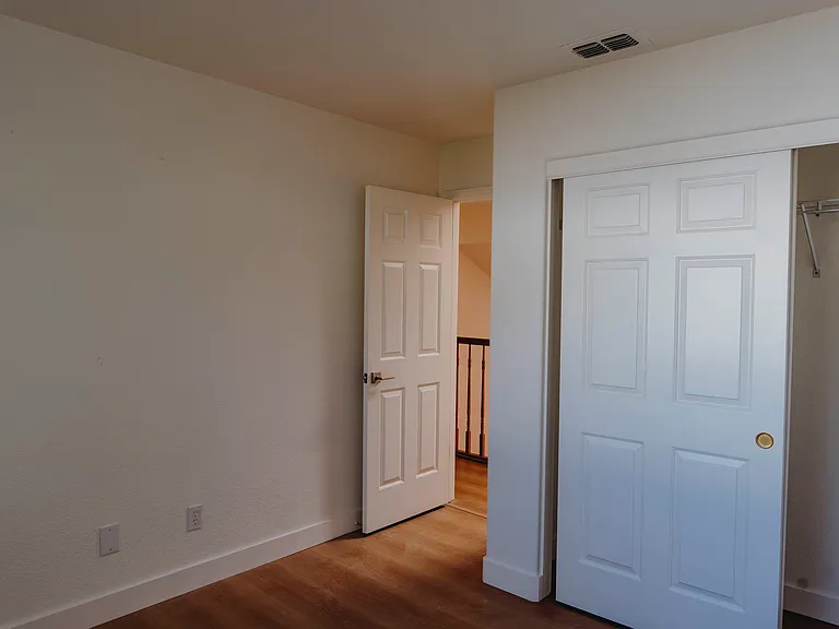 925 Magnolia Ct — Photo 22