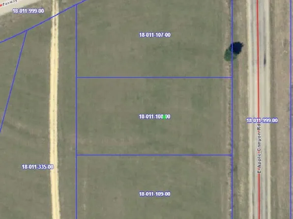 11A108 E Apple Canyon Rd, Apple River, IL 61001