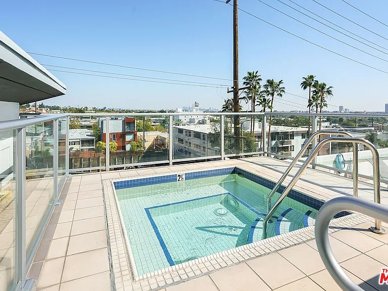 1155 N La Cienega Blvd #1 — Photo 19