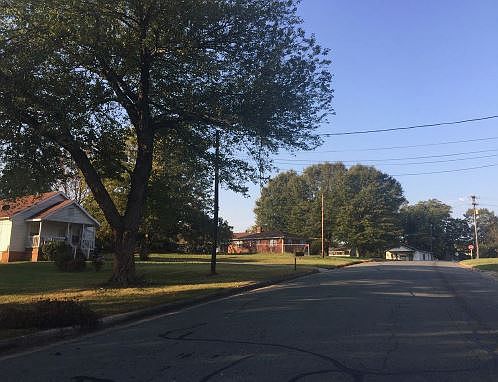 2nd image of 1415 Piedmont Way