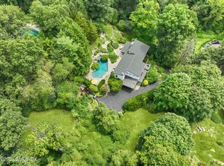 88 Round Hill Rd, Greenwich, CT 06831