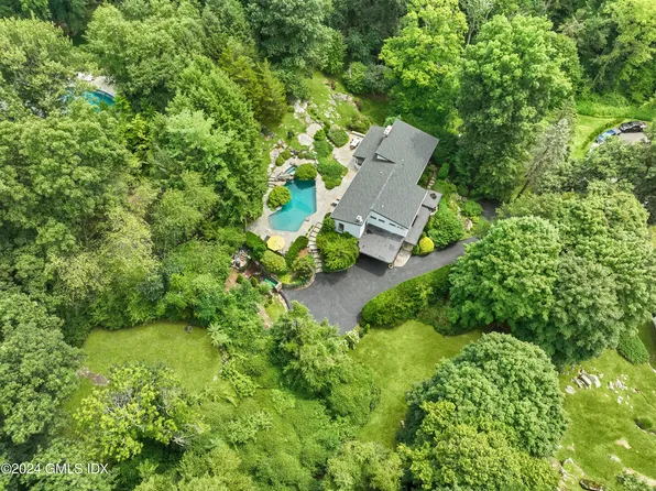 88 Round Hill Rd, Greenwich, CT 06831