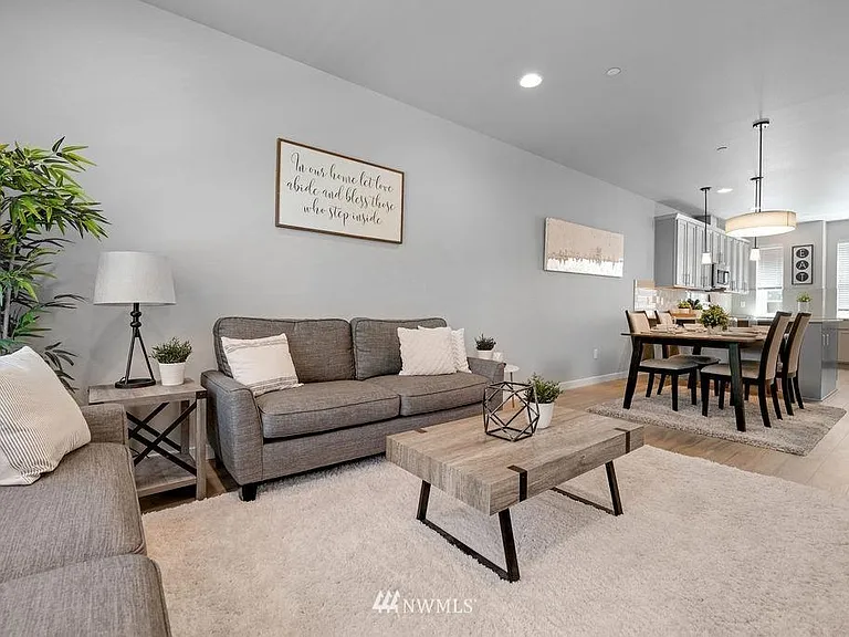 13717 Admiralty Way — Photo 7