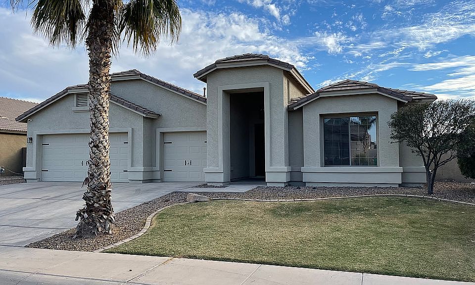 1st image of 3679 E Loma Vista St