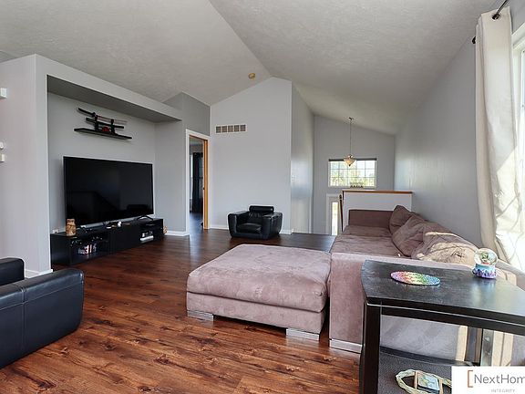 5th image of 750 Lamont Dr