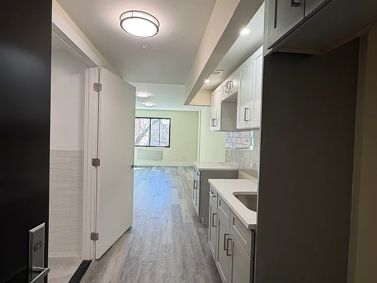 2512 Bronx Park E #G — Photo 5