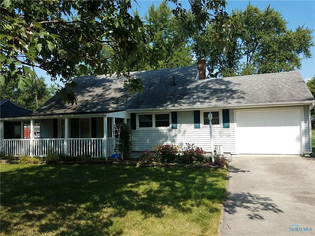 1582 Westgate Dr photo 1
