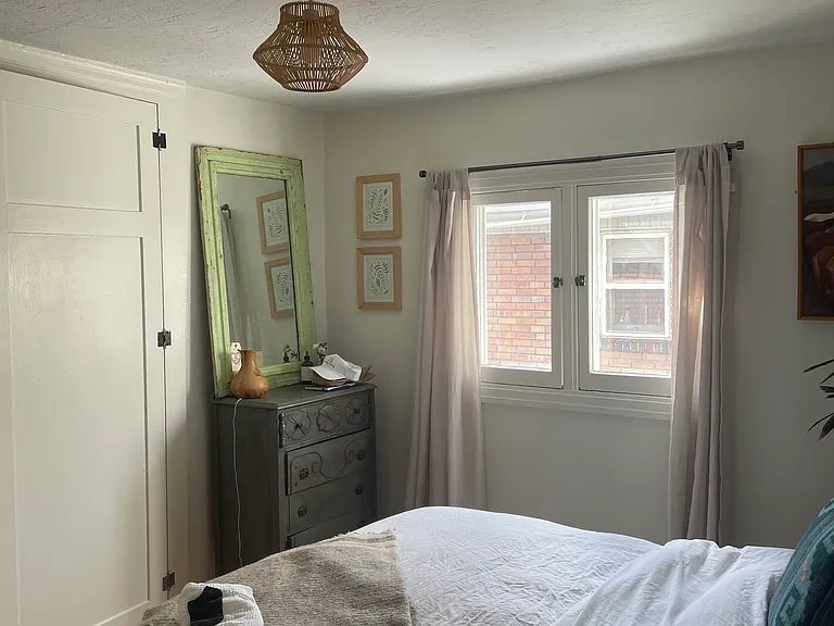 Guest bedroom or second bedroom