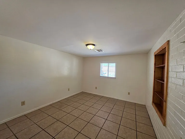 2145 W Wilshire Dr — Photo 14