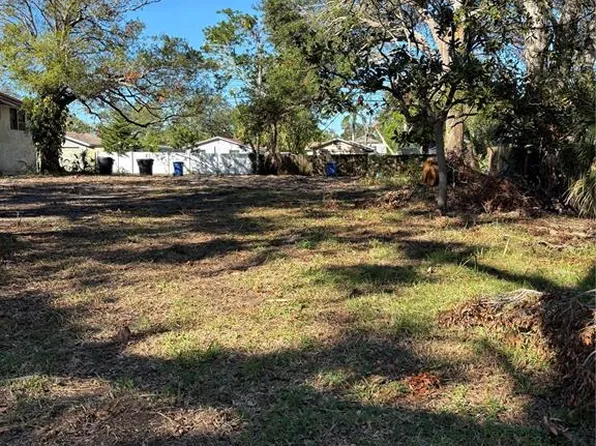 1751 27th Ave N #16, Saint Petersburg, FL 33713