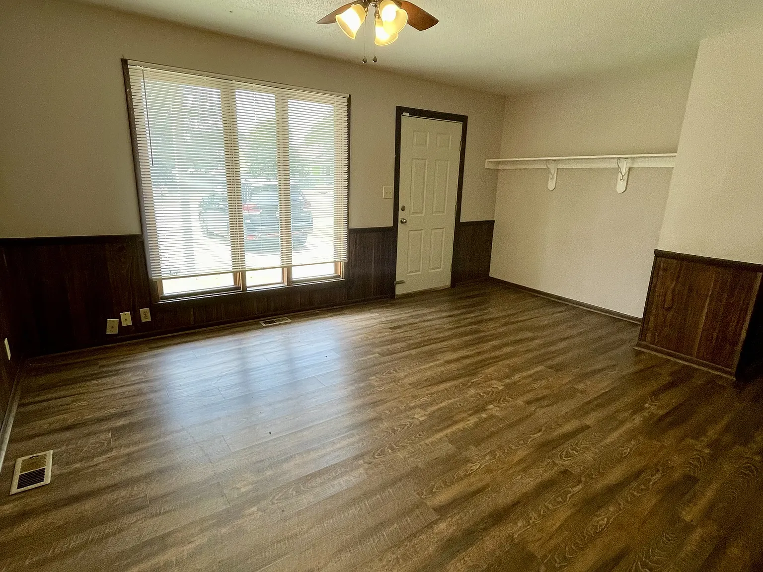 2309 South Norwood Avenue - B — Photo 2