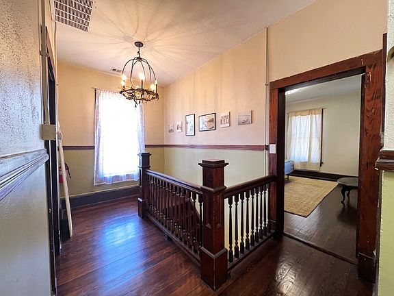 3rd image of 2503 Roosevelt Ave #B