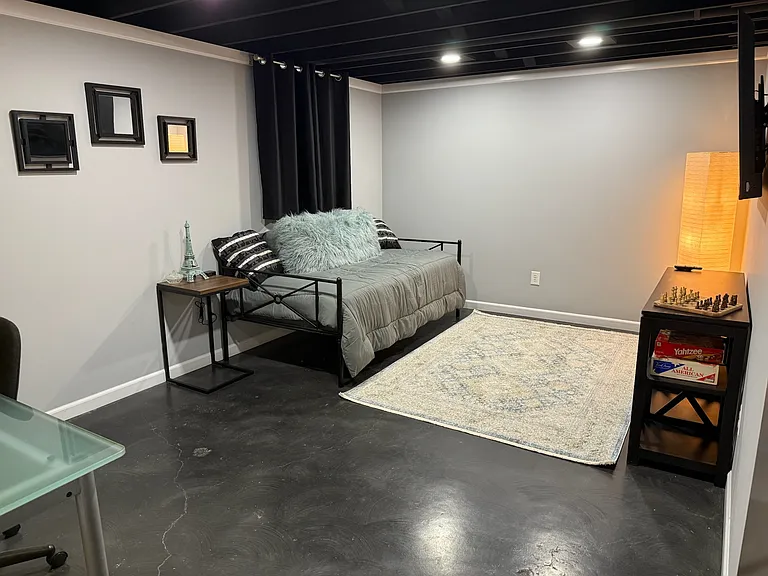 Daybed in lower level (view 1)