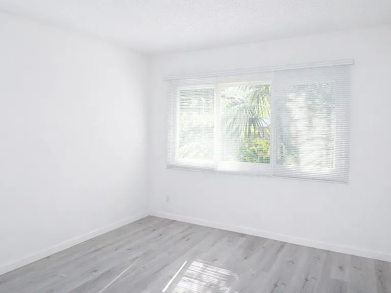 816 Larch St — Photo 4
