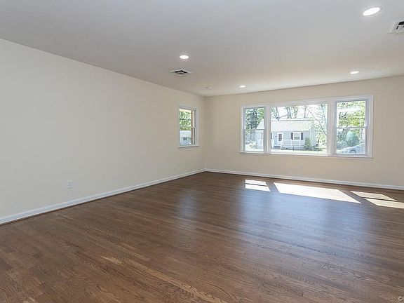 4th image of 3001 Granby St