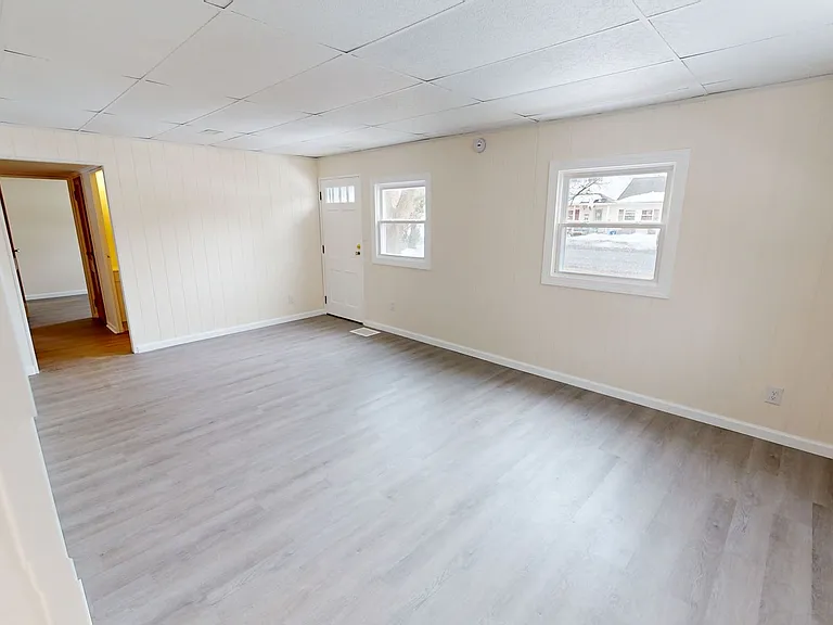 13 Hawley Ave — Photo 3