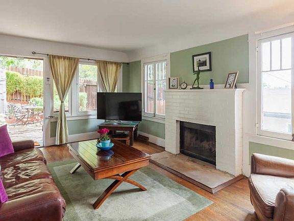 5th image of 1035 Cresthaven Dr