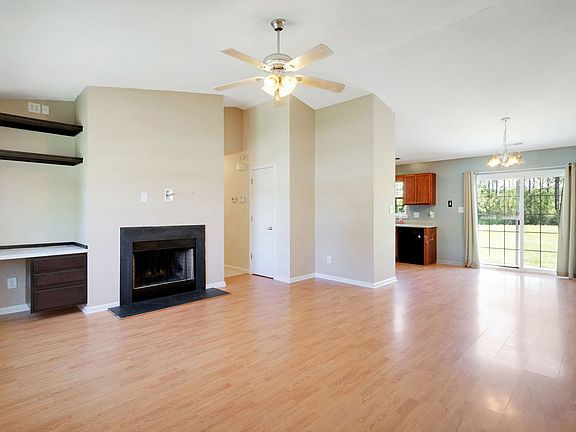 3rd image of 246 Bishop Dr