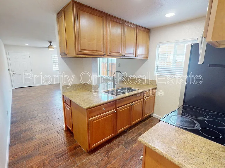 3813 46th St #1 — Photo 7