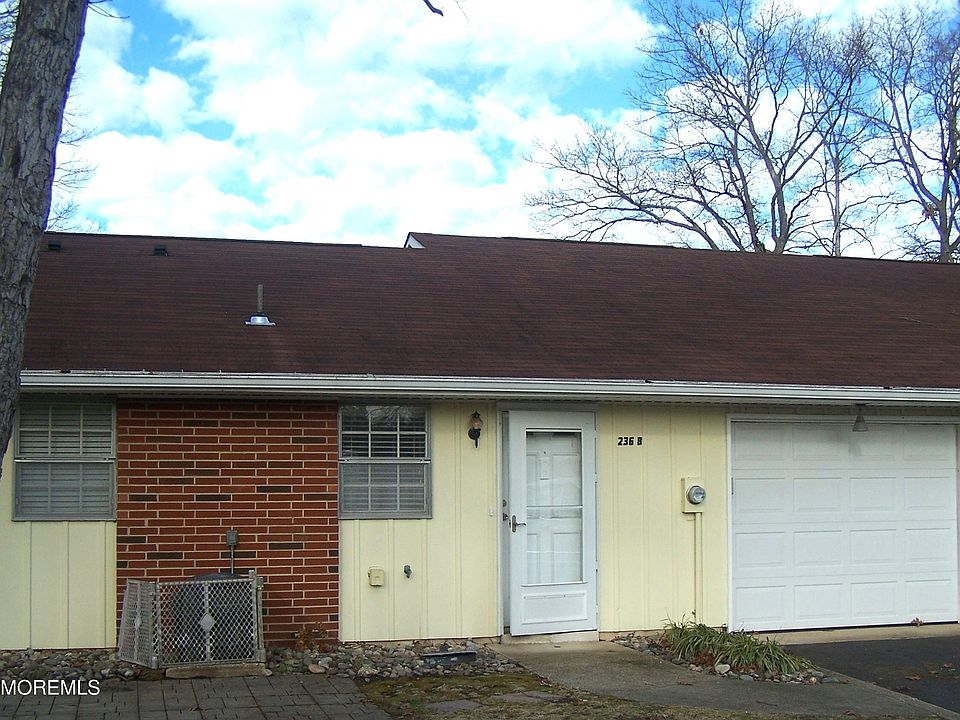 1st image of 236B Buckingham Ct