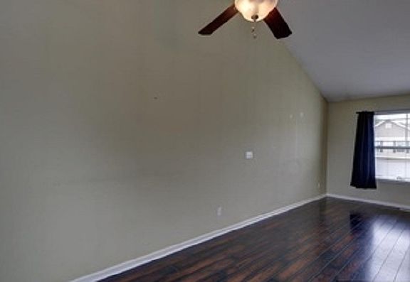 5th image of 16106 Blackwalnut St