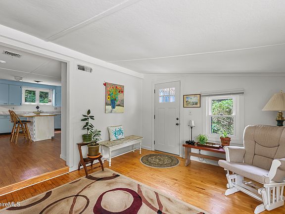 4th image of 263 Shore Rd