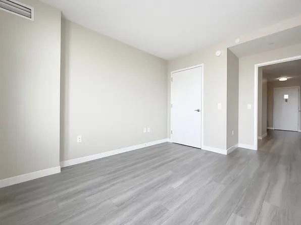 1524 Sheepshead Bay Road image 7 of 31