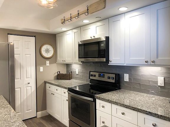 5th image of 3000 N Ocean Dr APT 17B