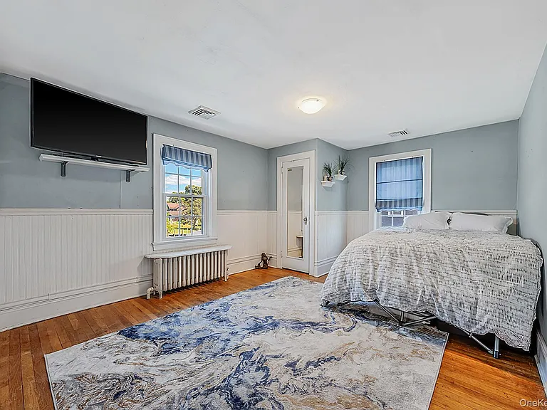 53 Mowbray Ave — Photo 17