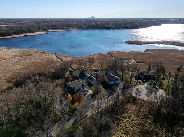 6972 Trenton Ln N, Maple Grove, MN 55369