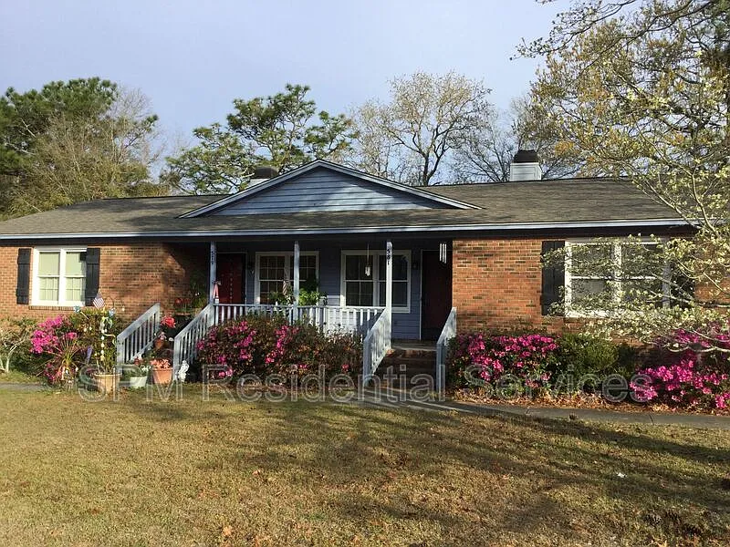 Building Photo - 581 Parkway Blvd