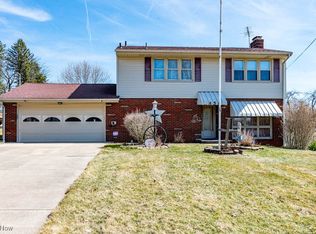 458 Neoka Dr, Campbell, OH