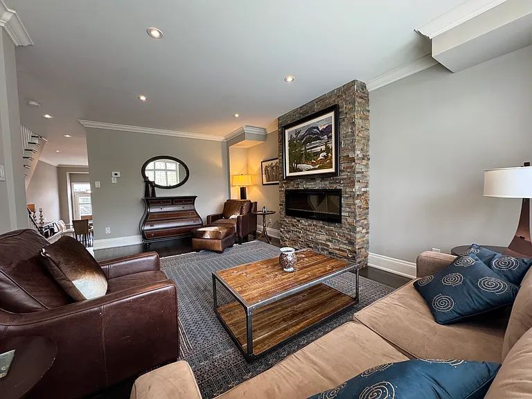 18B Algoma St — Photo 6