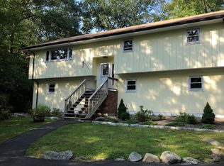 175 Old Church Ln, Pound Ridge, NY 10576