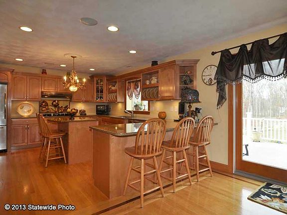 5th image of 5 Foxtail Dr