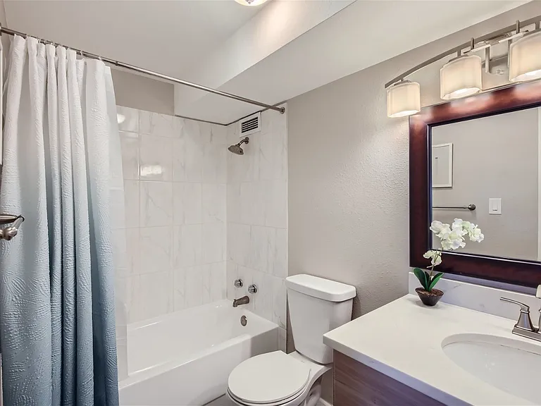1155 Ash St #1108 — Photo 24