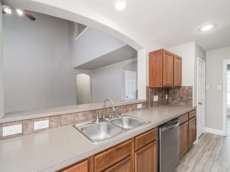 4822 Mosaic Canyon Ct — Photo 9