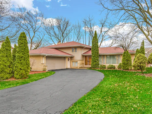 7525 W Manitoba Dr, Palos Heights, IL 60463