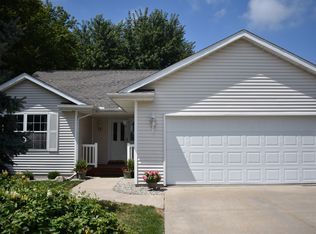 7655 Hillbridge Dr, Freeland, MI 48623