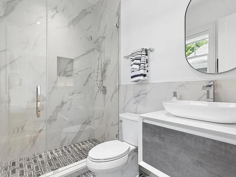 44 Lake Dr — Photo 19