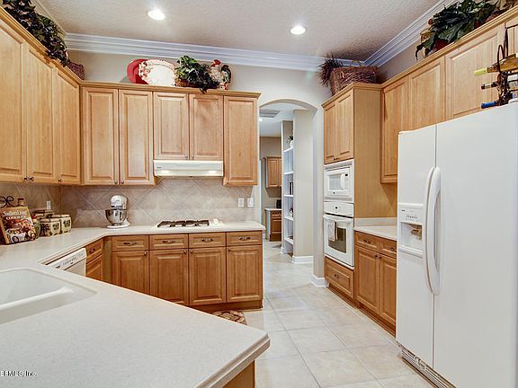 3rd image of 504 Green Isle Ct