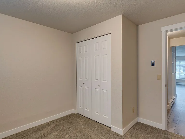 0110-1080 SE City Beach — Photo 7