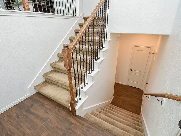 18 Cheswood Manor Dr — Photo 11