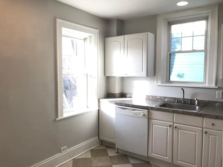 14 Granger Pl #4 — Photo 9