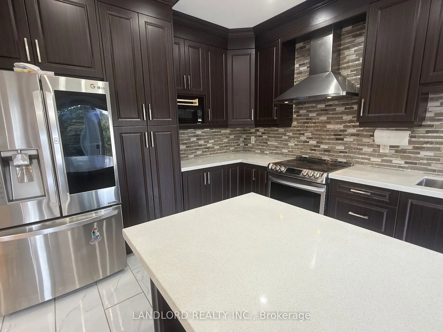 6 bed, $3,490 — Photo 3