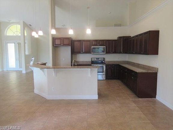 3rd image of 2522 SW 27th Pl