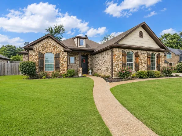 111 Champions Dr, Hallsville, TX 75650